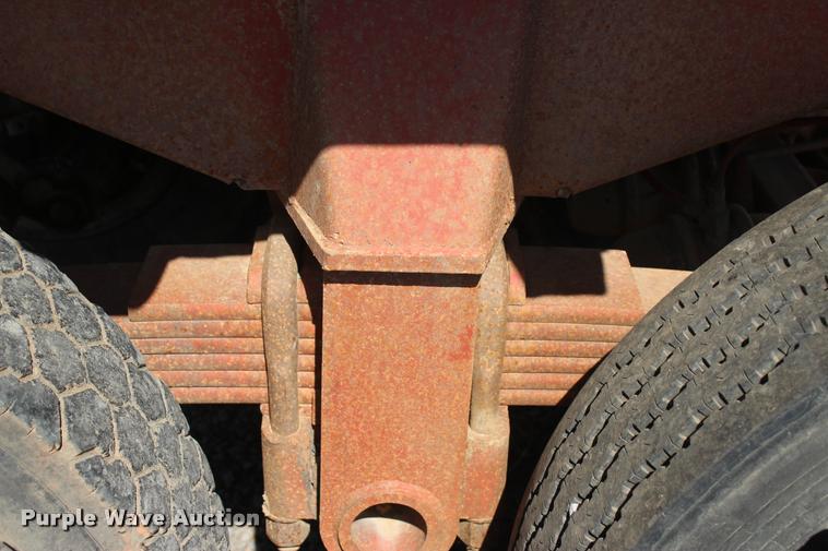 image for item L4786 1979 Fruehauf DP4-M-24 end dump trailer