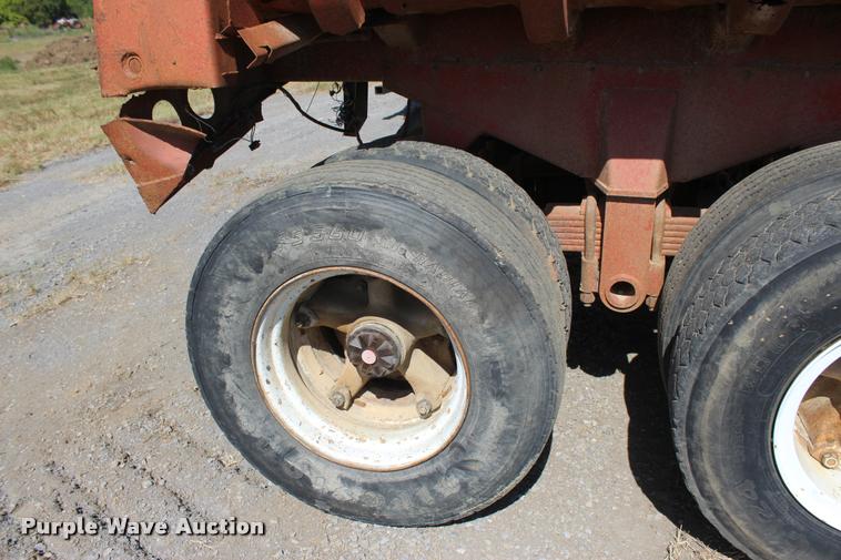 image for item L4786 1979 Fruehauf DP4-M-24 end dump trailer