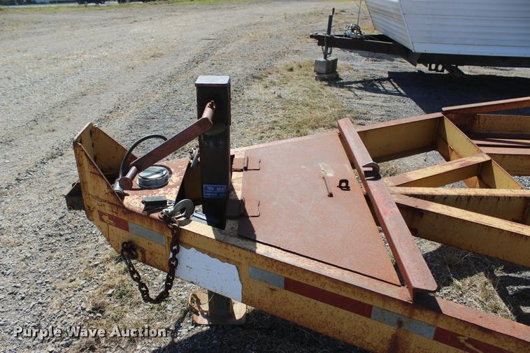 image for item L4787 1996 Strace TT equipment trailer