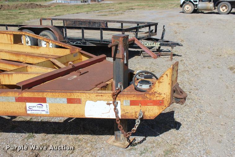 image for item L4787 1996 Strace TT equipment trailer