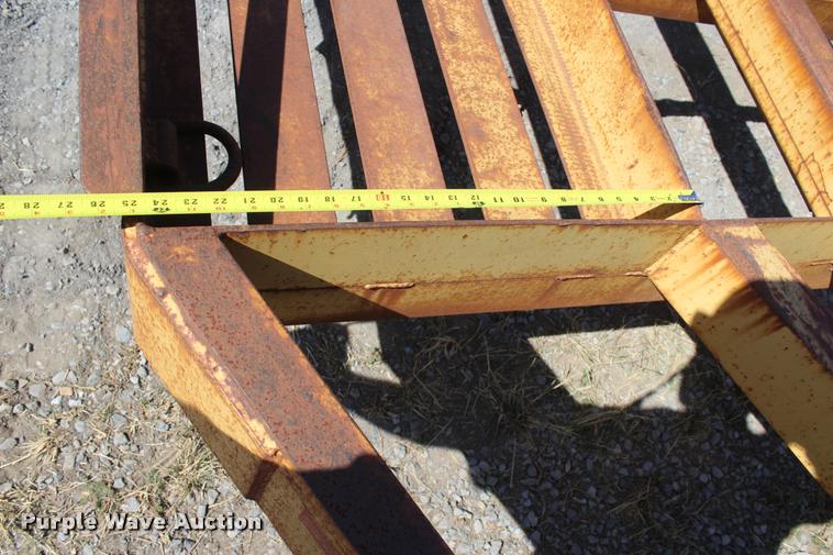 image for item L4787 1996 Strace TT equipment trailer