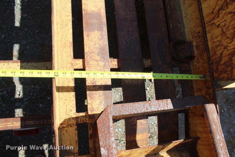 image for item L4787 1996 Strace TT equipment trailer