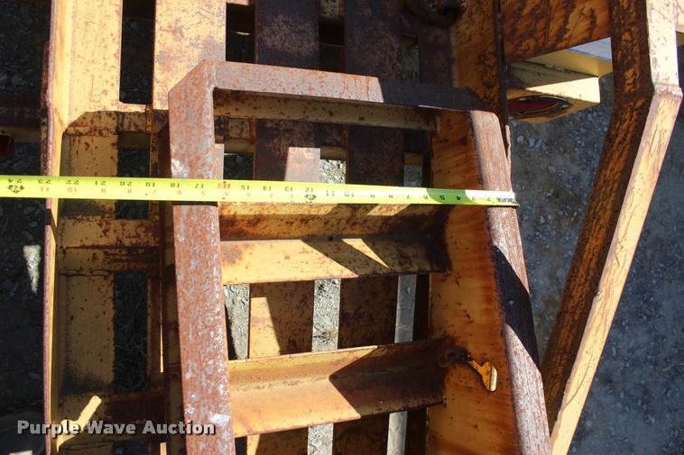 image for item L4787 1996 Strace TT equipment trailer