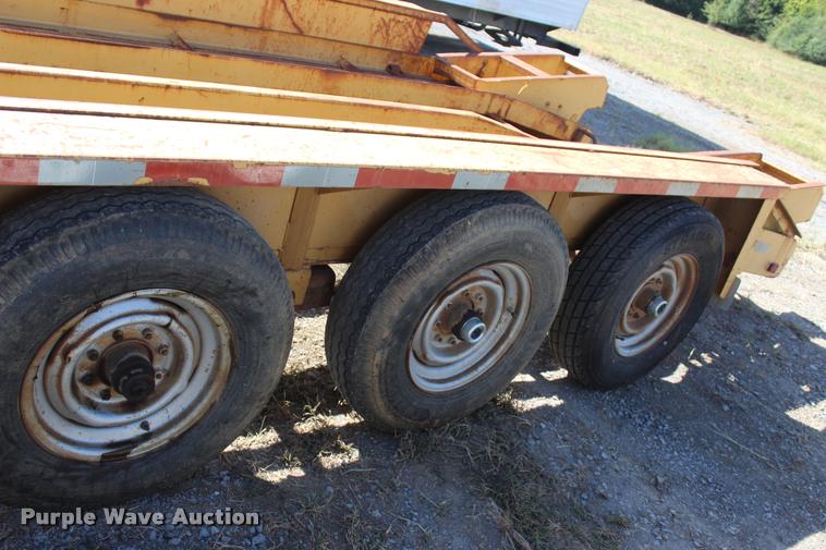 image for item L4787 1996 Strace TT equipment trailer