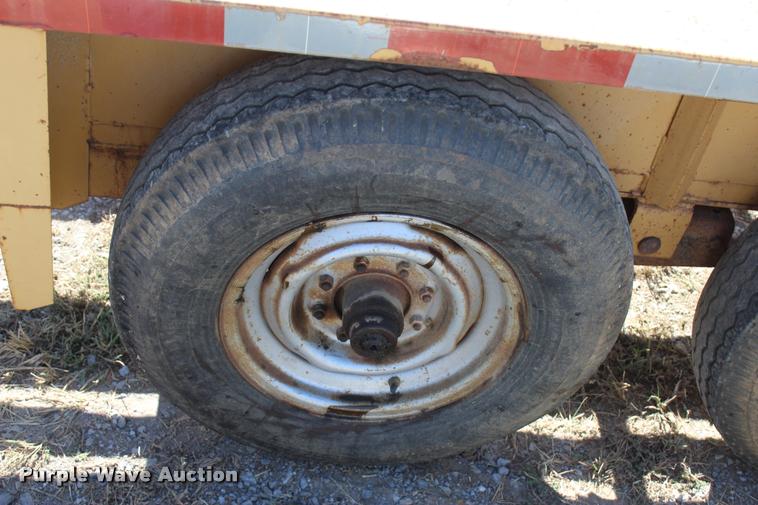 image for item L4787 1996 Strace TT equipment trailer