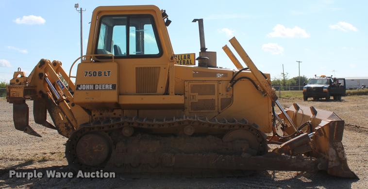 image for item L4789 1995 John Deere 750B LT dozer