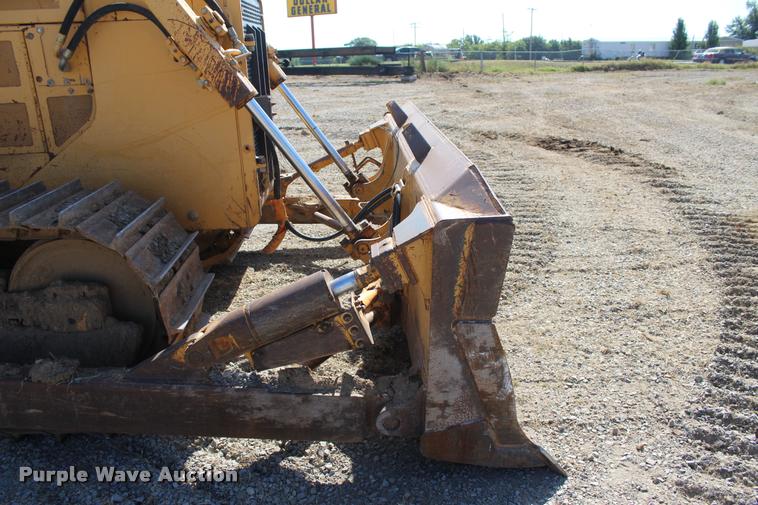 image for item L4789 1995 John Deere 750B LT dozer