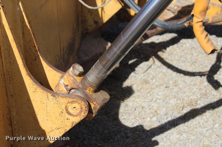 image for item L4789 1995 John Deere 750B LT dozer