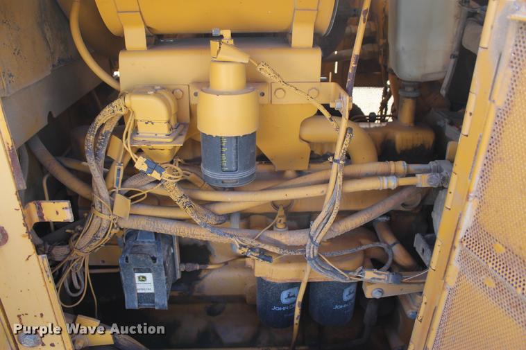 image for item L4789 1995 John Deere 750B LT dozer