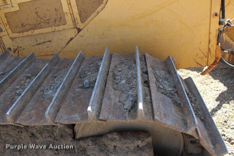 image for item L4789 1995 John Deere 750B LT dozer