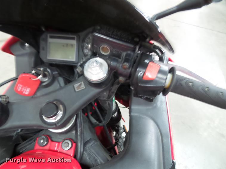 image for item BV9360 2002 Honda CBR600F4 motorcycle