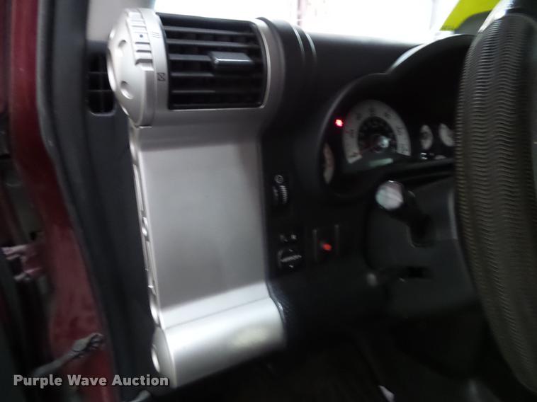 image for item J5747 2008 Toyota FJ Cruiser SUV