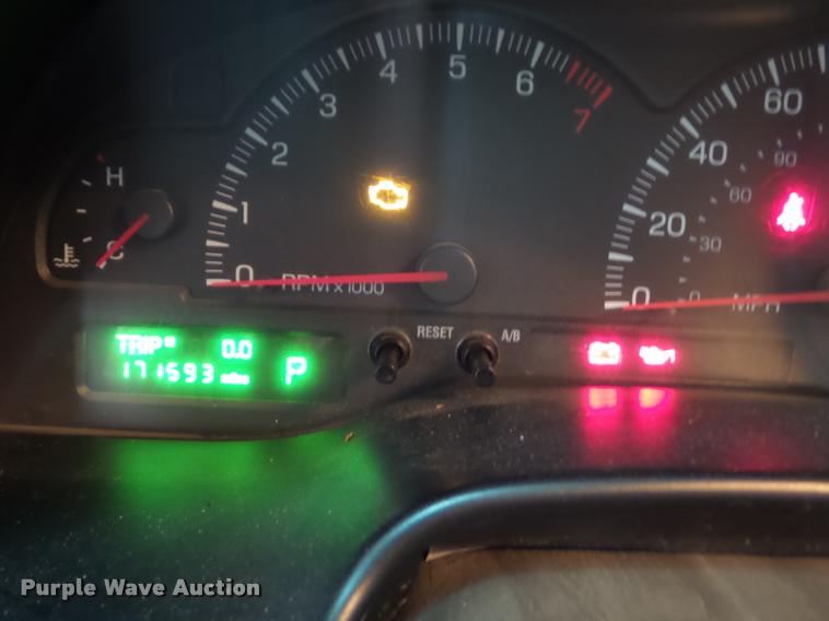 image for item K8176 2002 Lincoln LS