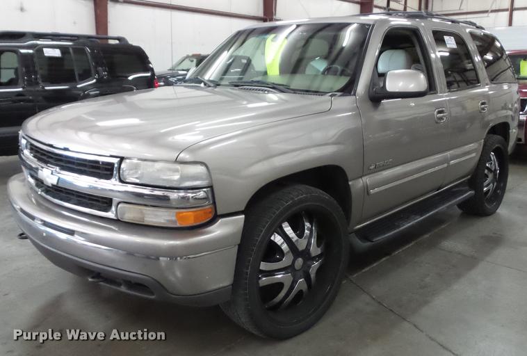 image for item K8179 2001 Chevrolet Tahoe LT SUV