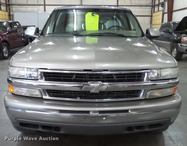 image for item K8179 2001 Chevrolet Tahoe LT SUV
