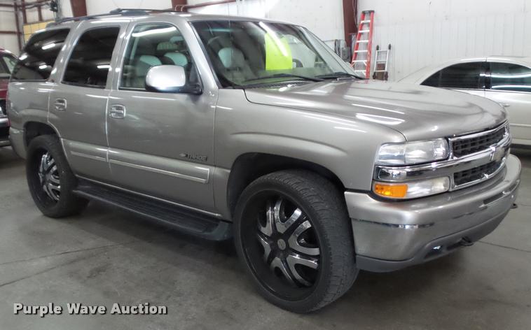 image for item K8179 2001 Chevrolet Tahoe LT SUV
