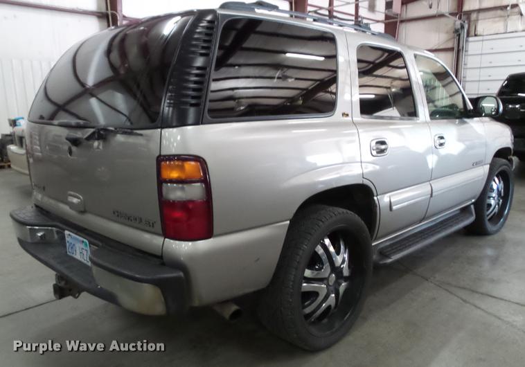 image for item K8179 2001 Chevrolet Tahoe LT SUV