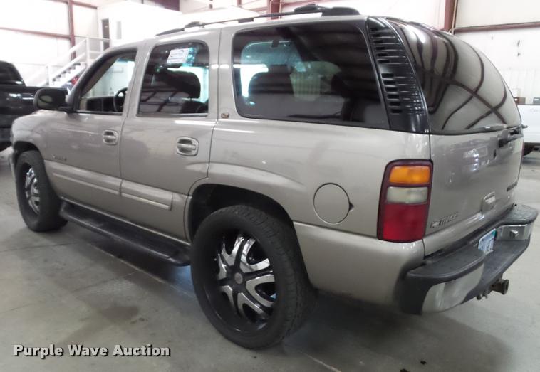 image for item K8179 2001 Chevrolet Tahoe LT SUV