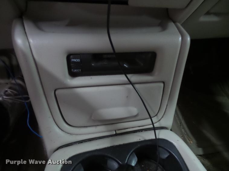 image for item K8179 2001 Chevrolet Tahoe LT SUV