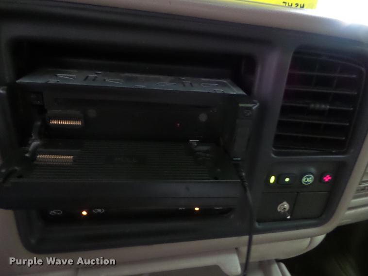 image for item K8179 2001 Chevrolet Tahoe LT SUV