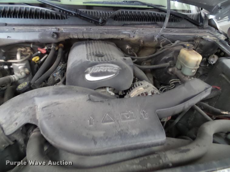 image for item K8179 2001 Chevrolet Tahoe LT SUV