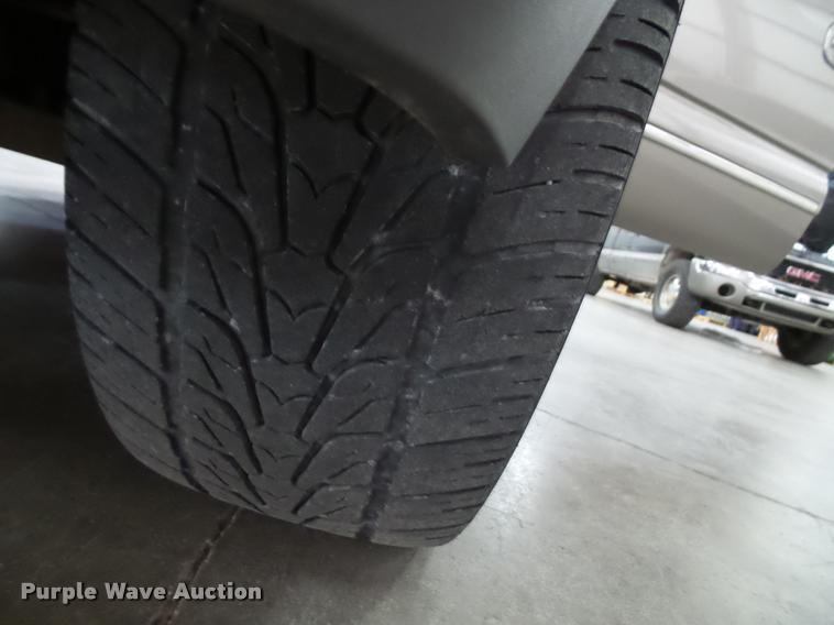 image for item K8179 2001 Chevrolet Tahoe LT SUV