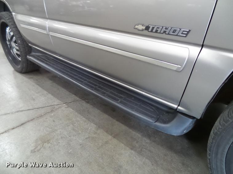 image for item K8179 2001 Chevrolet Tahoe LT SUV