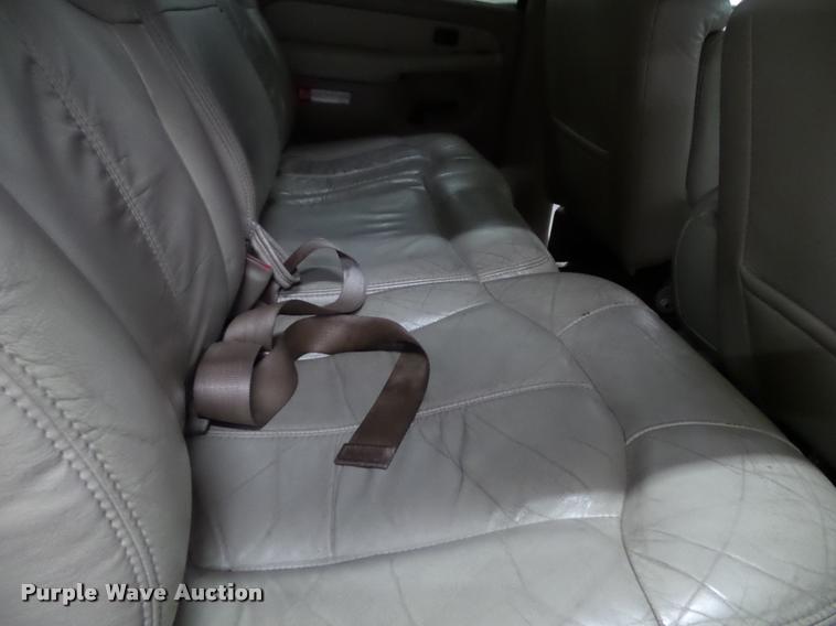 image for item K8179 2001 Chevrolet Tahoe LT SUV