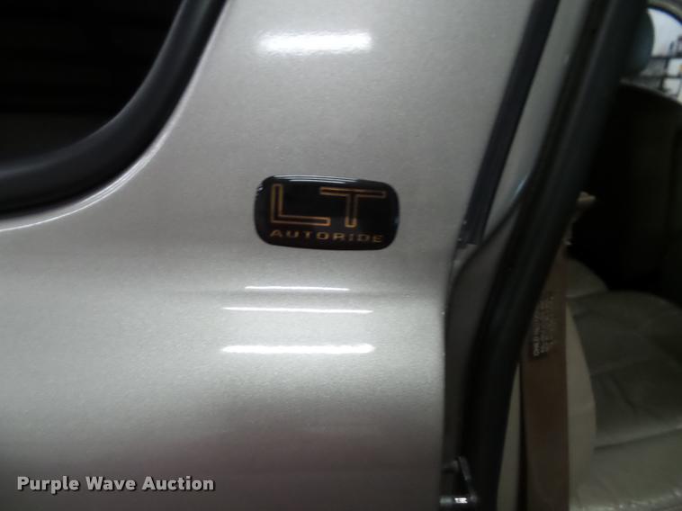 image for item K8179 2001 Chevrolet Tahoe LT SUV