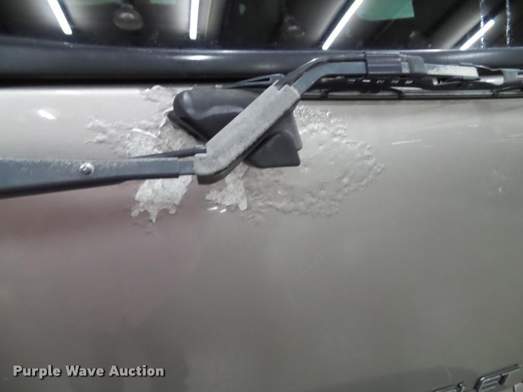 image for item K8179 2001 Chevrolet Tahoe LT SUV