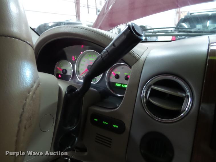 image for item K8183 2004 Ford F150 Lariat SuperCrew flatbed pickup truck