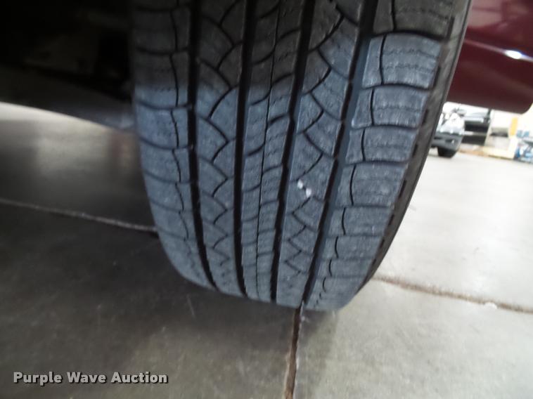 image for item K8183 2004 Ford F150 Lariat SuperCrew flatbed pickup truck