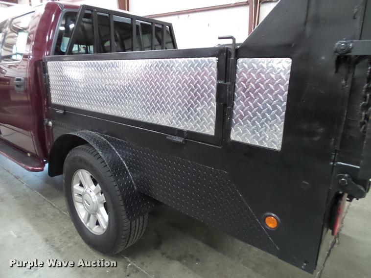 image for item K8183 2004 Ford F150 Lariat SuperCrew flatbed pickup truck