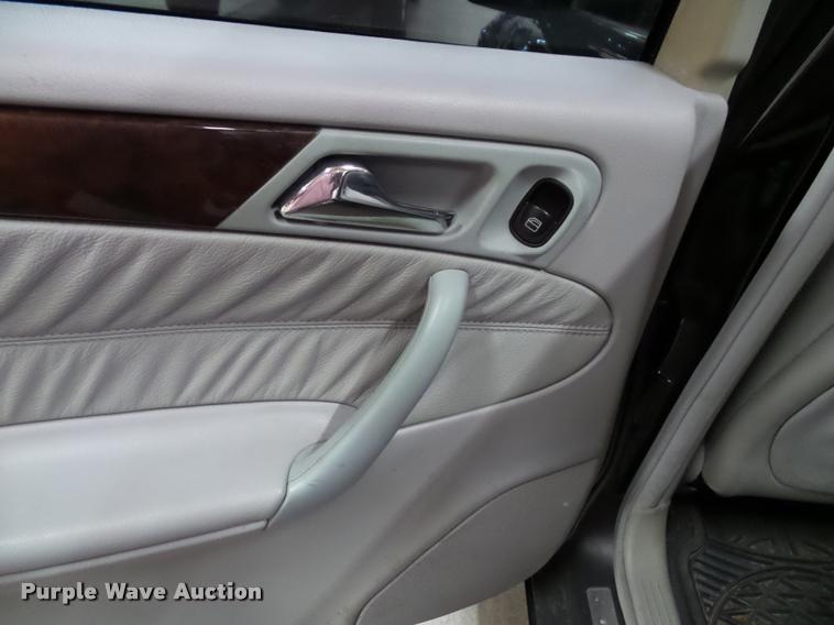 image for item K8184 2002 Mercedes Benz C320