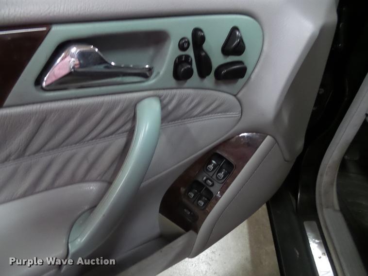 image for item K8184 2002 Mercedes Benz C320