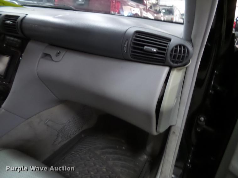 image for item K8184 2002 Mercedes Benz C320