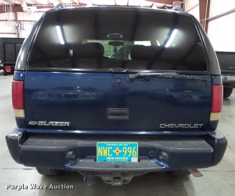 image for item K8187 2000 Chevrolet Blazer SUV