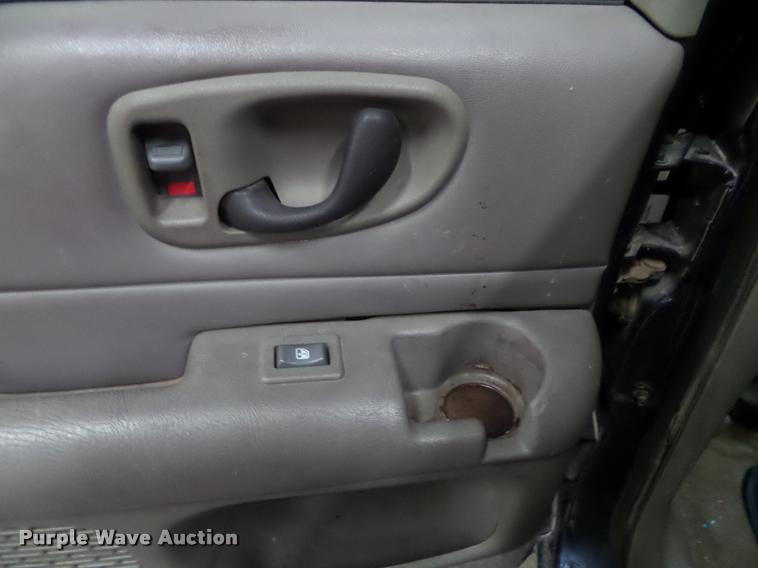 image for item K8187 2000 Chevrolet Blazer SUV