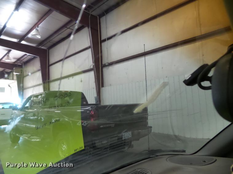 image for item K8187 2000 Chevrolet Blazer SUV