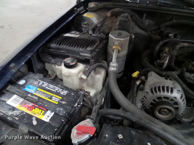 image for item K8187 2000 Chevrolet Blazer SUV