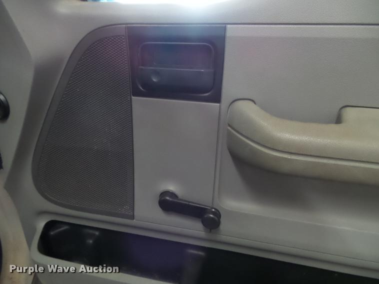 image for item K8189 2007 Ford F150 XL SuperCab pickup truck