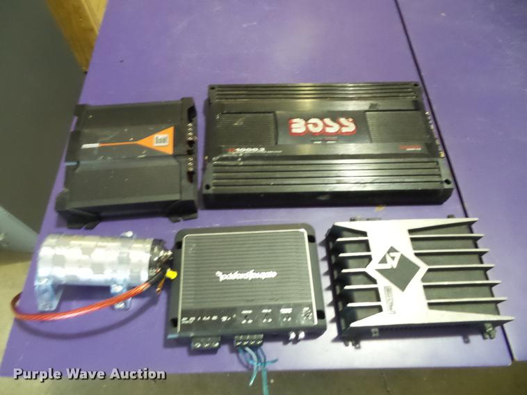 image for item BV9348 Amplifiers and capacitor