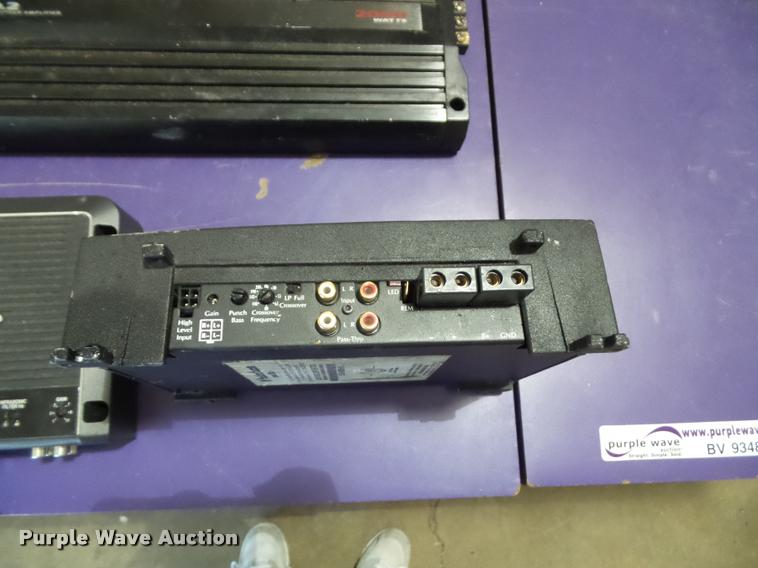 image for item BV9348 Amplifiers and capacitor