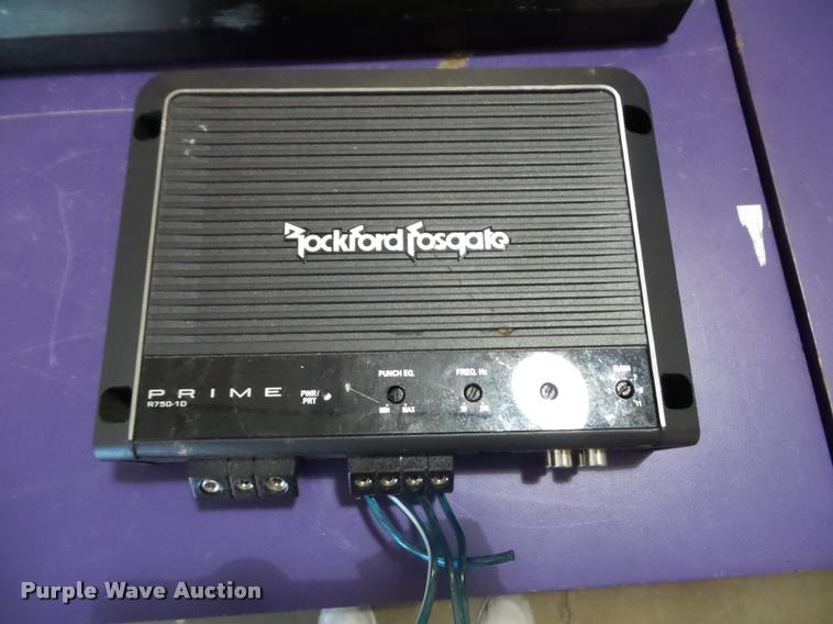 image for item BV9348 Amplifiers and capacitor