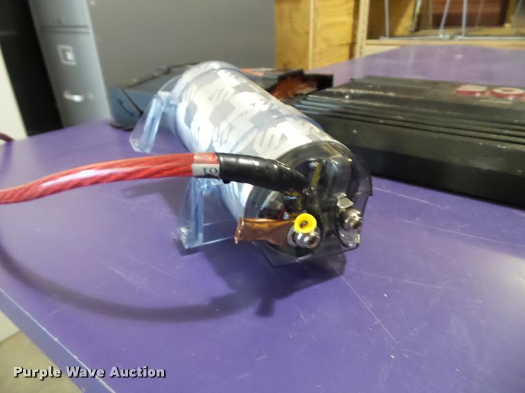 image for item BV9348 Amplifiers and capacitor