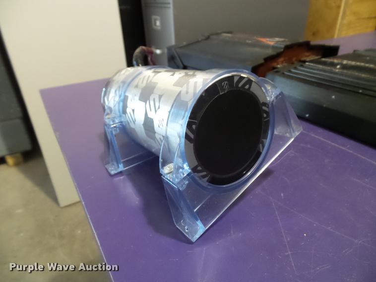 image for item BV9348 Amplifiers and capacitor