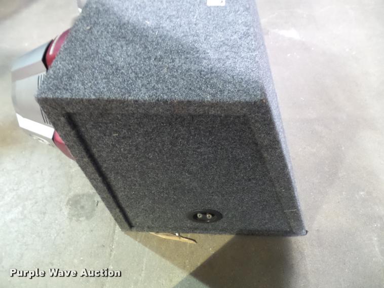 image for item BV9351 Speakers, box and amp