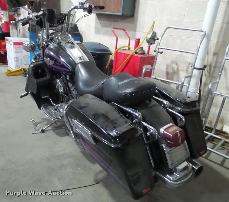 image for item BV9358 2003 Harley Davidson Road King motorcycle
