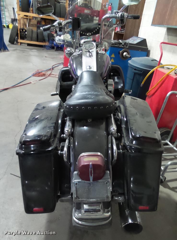 image for item BV9358 2003 Harley Davidson Road King motorcycle