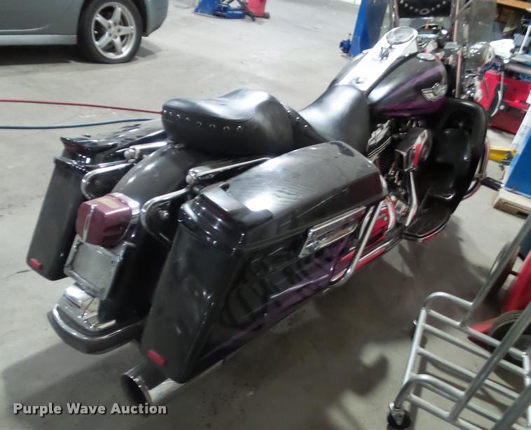 image for item BV9358 2003 Harley Davidson Road King motorcycle